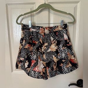 Topshop high waisted shorts with elastic waistband. Women’s size 6.